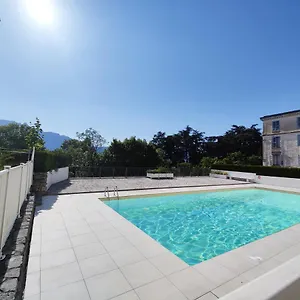 Apartment Grand Studio 38m2 Dans Ancien Palace Avec Piscine Et Place De Parking Privee