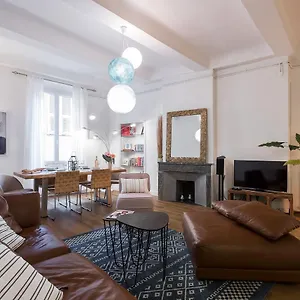 Appartement Pref 2 · F4 - Vaste Et Bourgeois ,3 Chambres, Ascenseur, Vx-nice, Nice